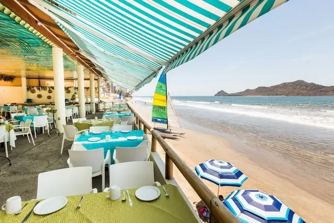 Costa de Oro Beach Hotel 