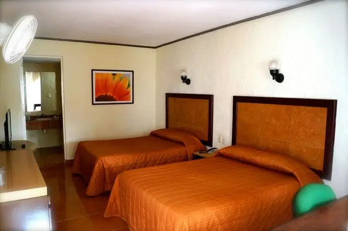 Hotel & Suites Villa del Sol 