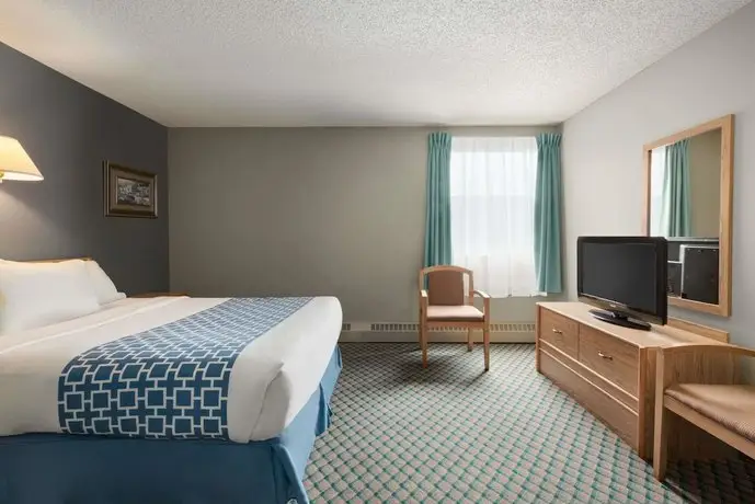 Travelodge by Wyndham Edmonton Airport