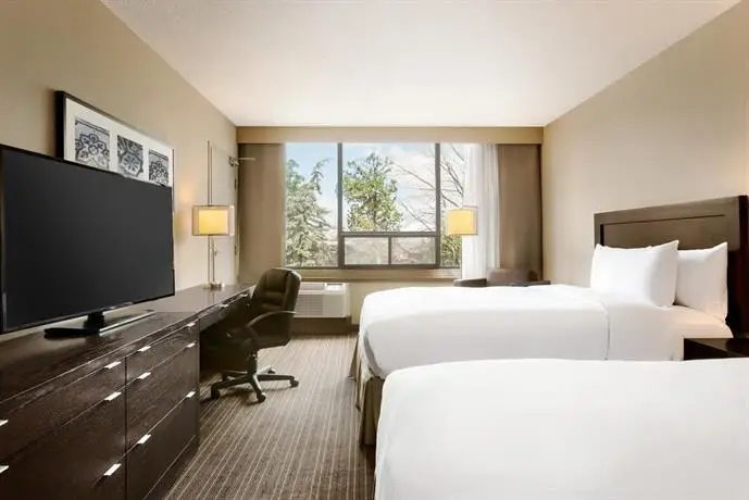 DoubleTree by Hilton Hotel Toronto Airport West