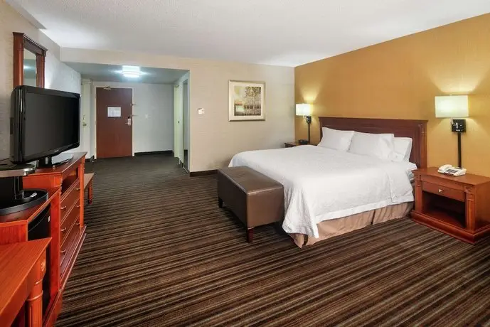 Hampton Inn & Suites Toronto Airport Ontario 