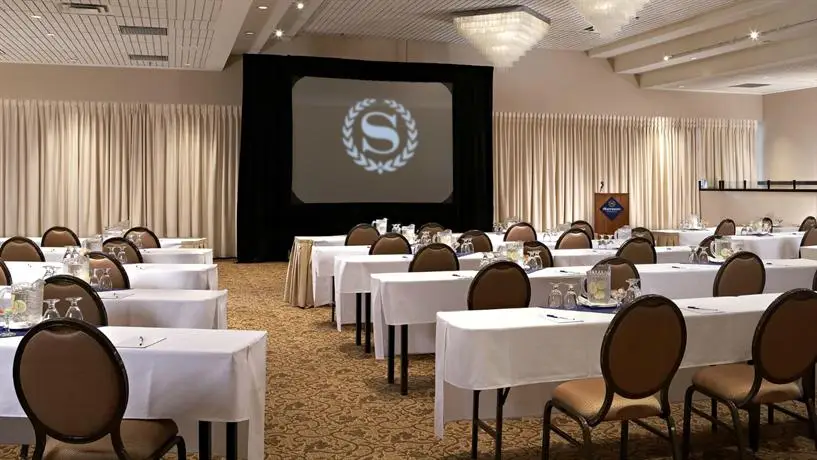 Sheraton Vancouver Guildford Hotel 