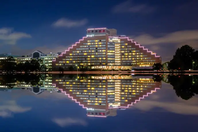 Hyatt Regency Cambridge Overlooking Boston