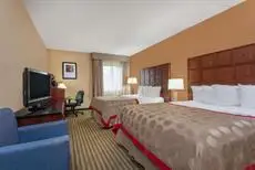 Ramada by Wyndham Columbus Polaris Hotel 