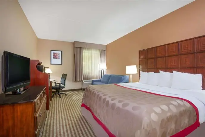 Ramada by Wyndham Columbus Polaris Hotel 