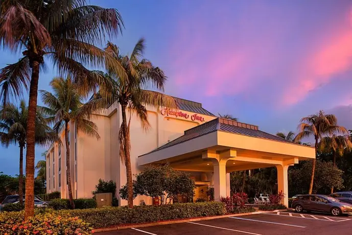 Hampton Inn Naples-Central 