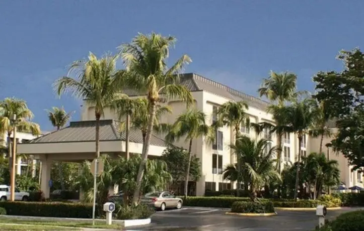 Hampton Inn Naples-Central 