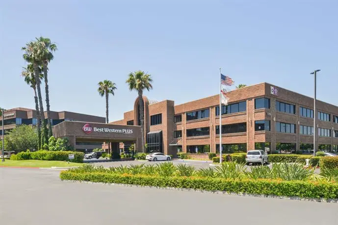 Best Western Plus Meridian Inn & Suites Anaheim-Orange