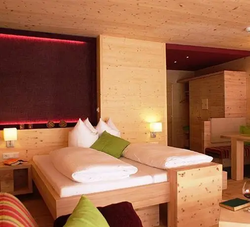 Holzhotel Forsthofalm 