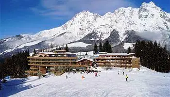 Holzhotel Forsthofalm