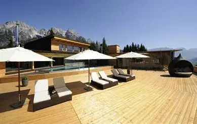 Holzhotel Forsthofalm 