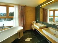 Holzhotel Forsthofalm 