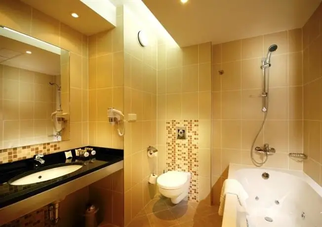 Qubus Hotel Kielce 