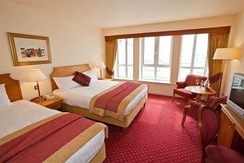 Galway Bay Hotel Conference & Leisure Centre 