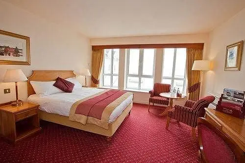 Galway Bay Hotel Conference & Leisure Centre 