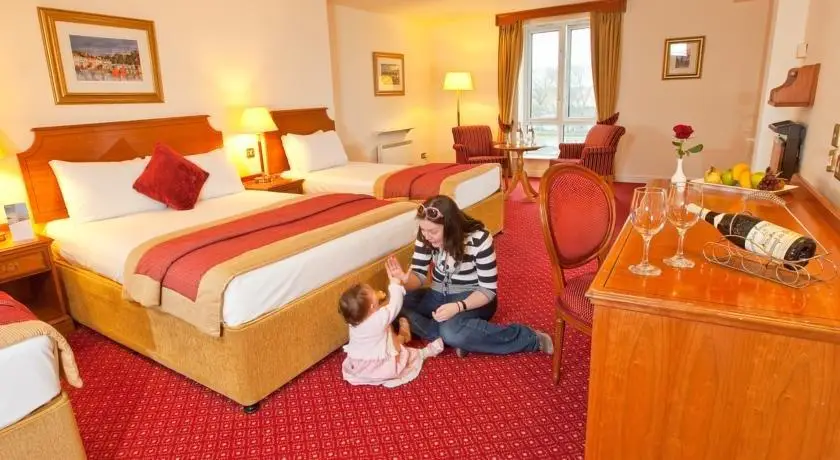 Galway Bay Hotel Conference & Leisure Centre 