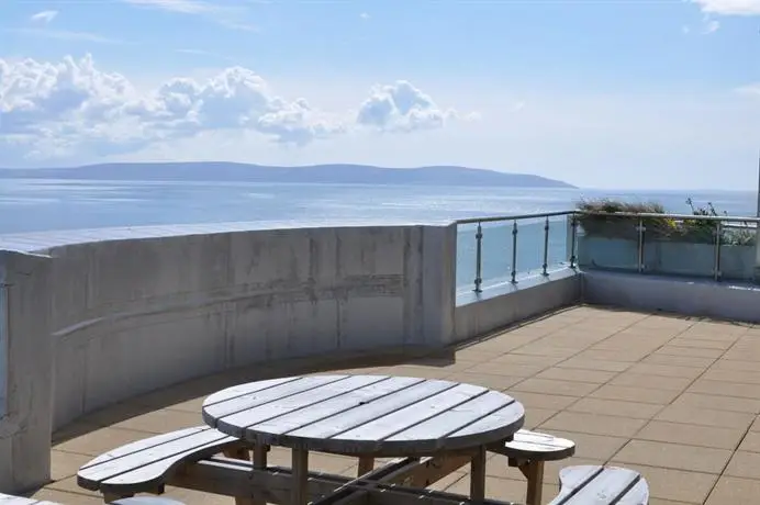 Galway Bay Sea View Apartments 