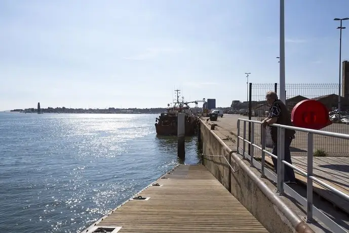 Hotel Les Gens de Mer La Rochelle by Popinns 