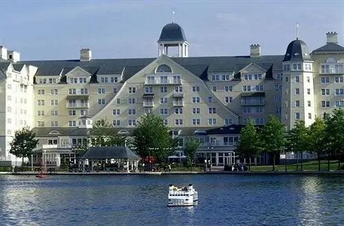 Disney's Newport Bay Club 