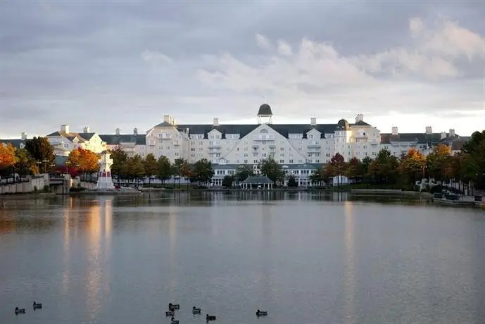 Disney's Newport Bay Club 