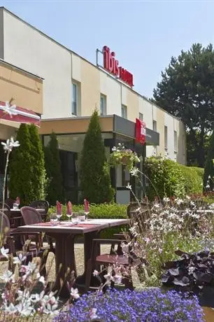 Ibis Nuits Saint Georges 