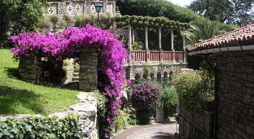 Hotel La Vela-Castello Il Rifugio 