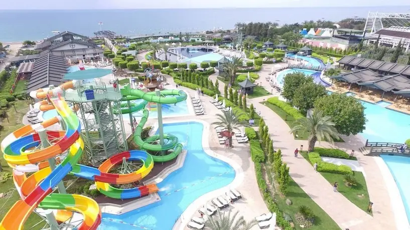 Limak Lara De Luxe Hotel & Resort 