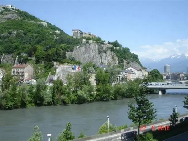 Brit Hotel Grenoble Centre - Liberation 