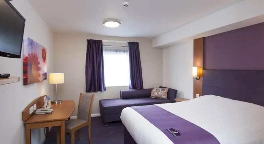 Premier Inn Cardiff North 