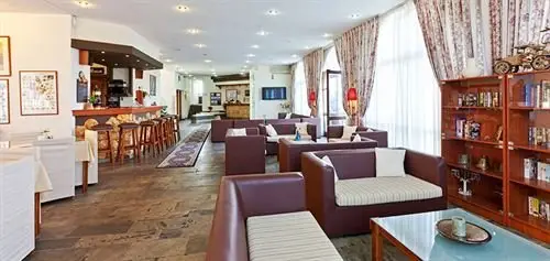 Kamari Hotel