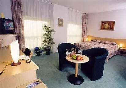 Zaliakalnio Viesbutis Hotel Kaunas