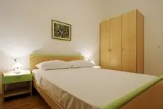 Aparthotel Pharia 