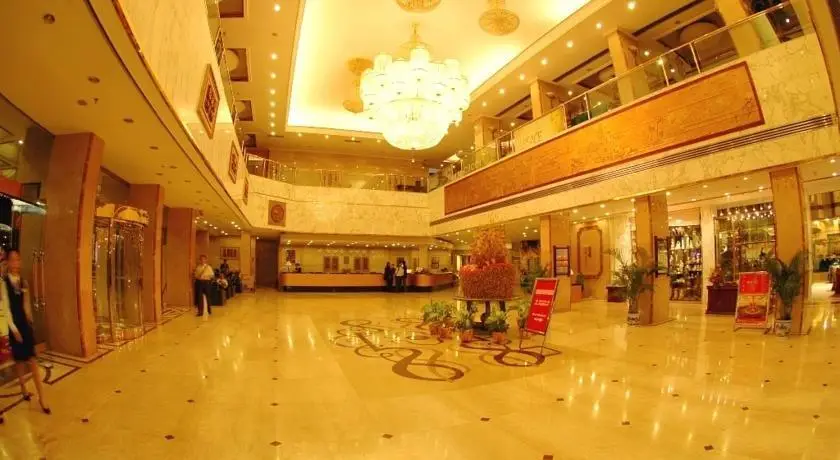 Xiamen Huaqiao Hotel 