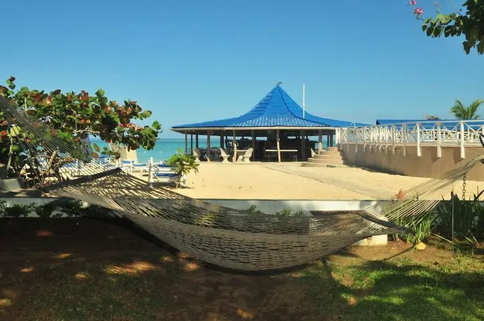 Negril Treehouse Resort 