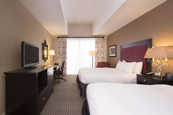 DoubleTree by Hilton Hotel Raleigh - Brownstone - University 