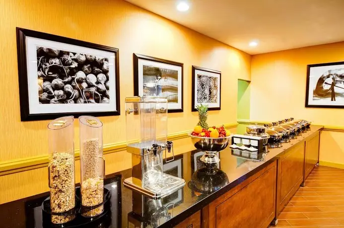 DoubleTree by Hilton Hotel Raleigh - Brownstone - University 