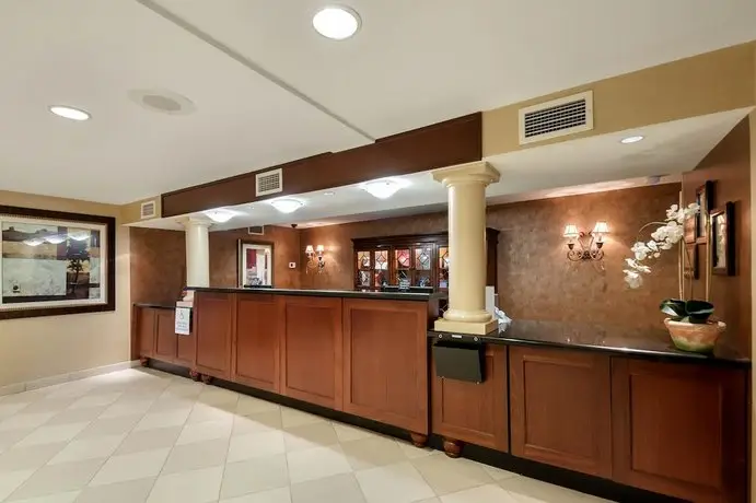 Clarion Collection Hotel Arlington Court Suites 