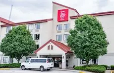 Red Roof Inn & Suites Indianapolis Airport 