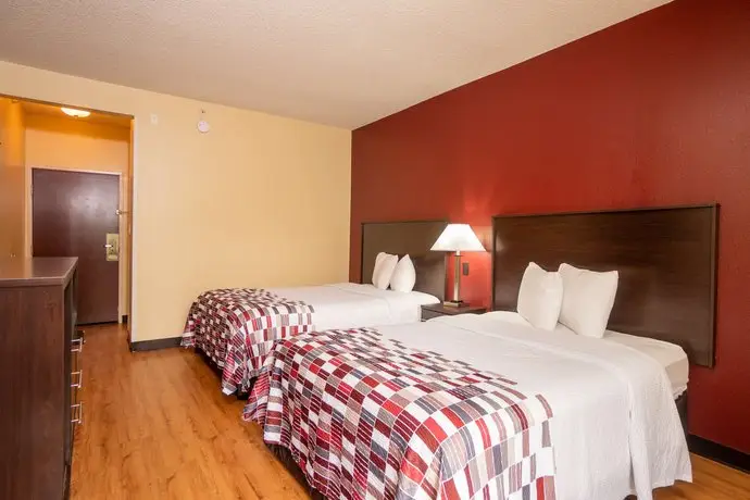 Red Roof Inn & Suites Indianapolis Airport 