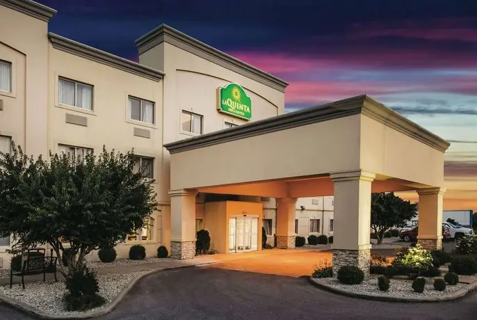 La Quinta Inn & Suites Evansville