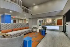 Holiday Inn Express & Suites Atlanta Perimeter Mall Hotel 