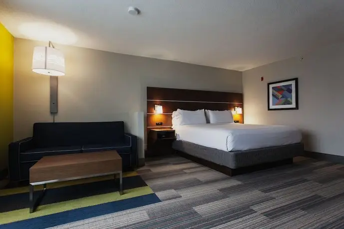 Holiday Inn Express & Suites Atlanta Perimeter Mall Hotel 