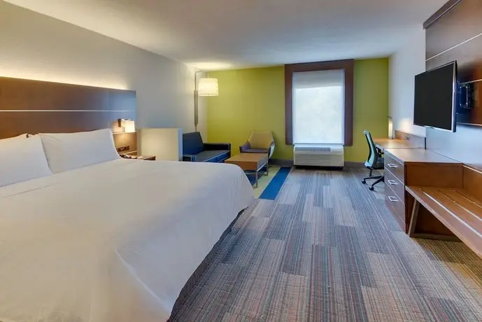 Holiday Inn Express & Suites Atlanta Perimeter Mall Hotel 