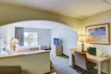 Hutchinson Island Plaza Hotel & Suites 