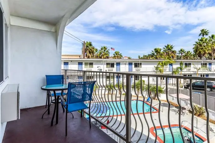 Motel 6 Oceanside Marina 