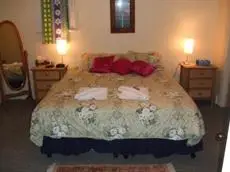 Hulmes Court Bed And Breakfast 