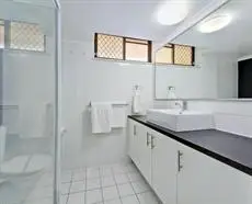 Broadbeach Travel Inn Apartments 