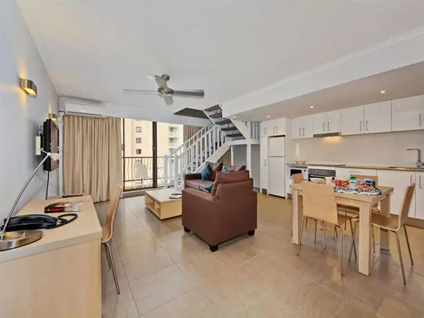 Broadbeach Travel Inn Apartments 