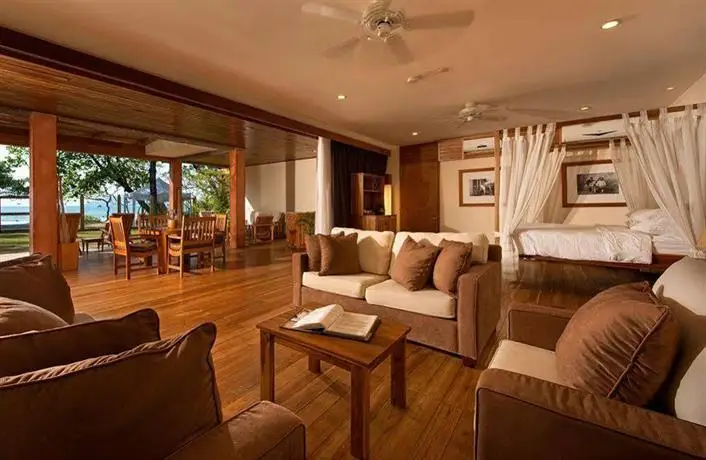 Capitan Suizo Beachfront Boutique Hotel