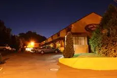 Elphin Motel & Serviced Apartments 